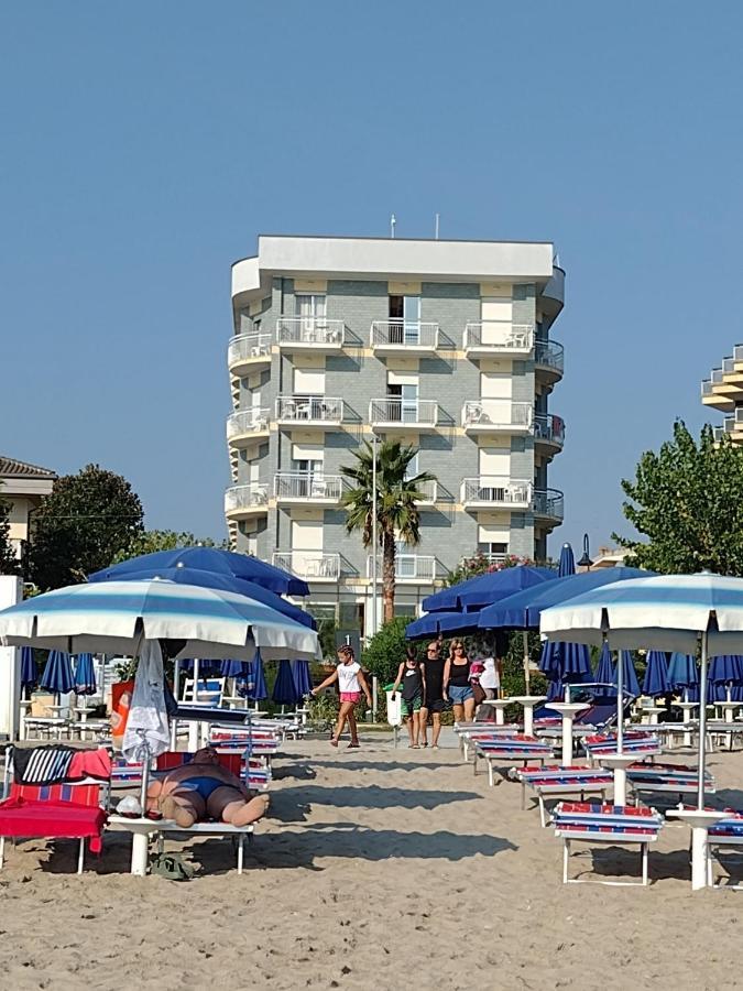 אלבה אדריאטיקה Hotel Boston מראה חיצוני תמונה