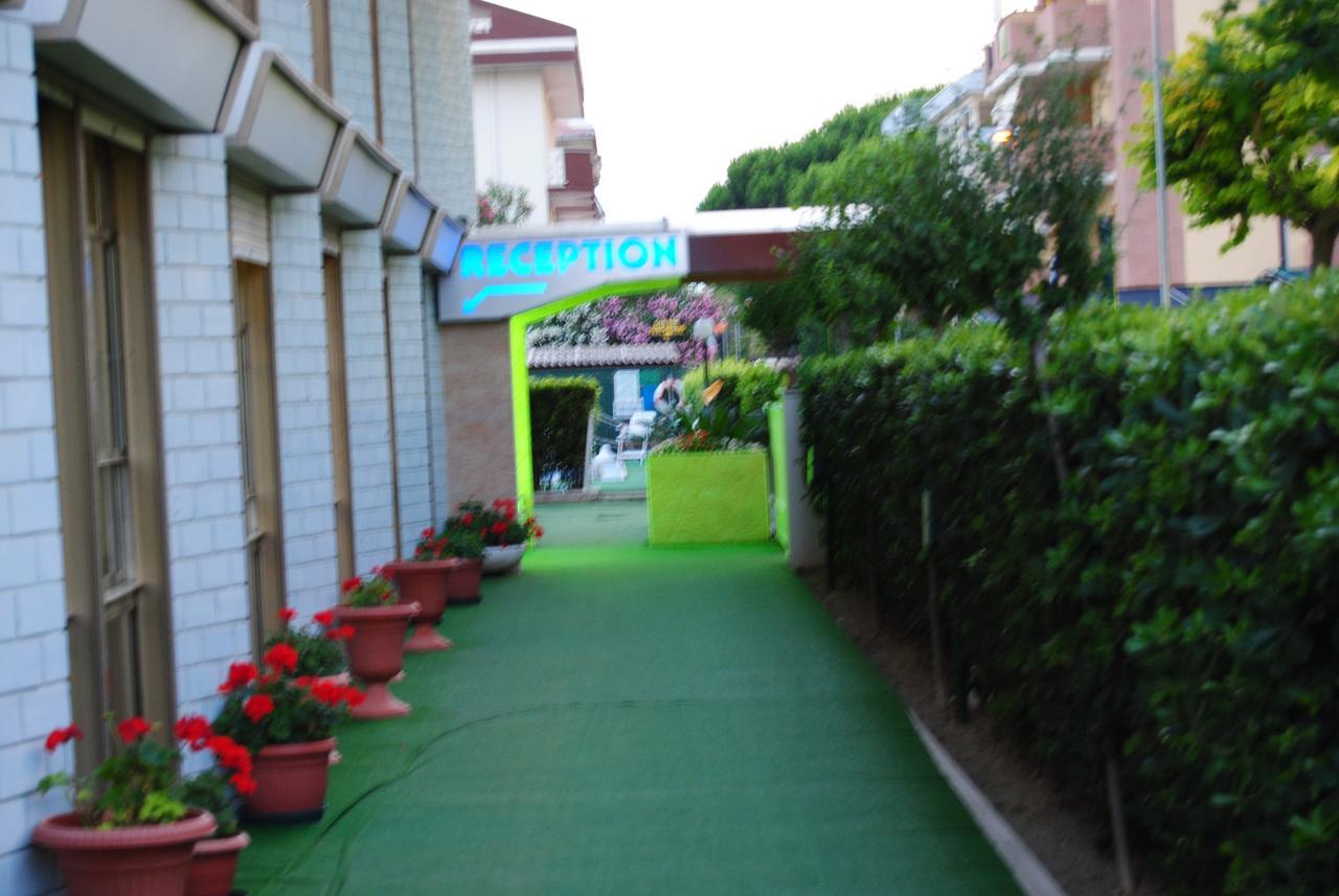 אלבה אדריאטיקה Hotel Boston מראה חיצוני תמונה