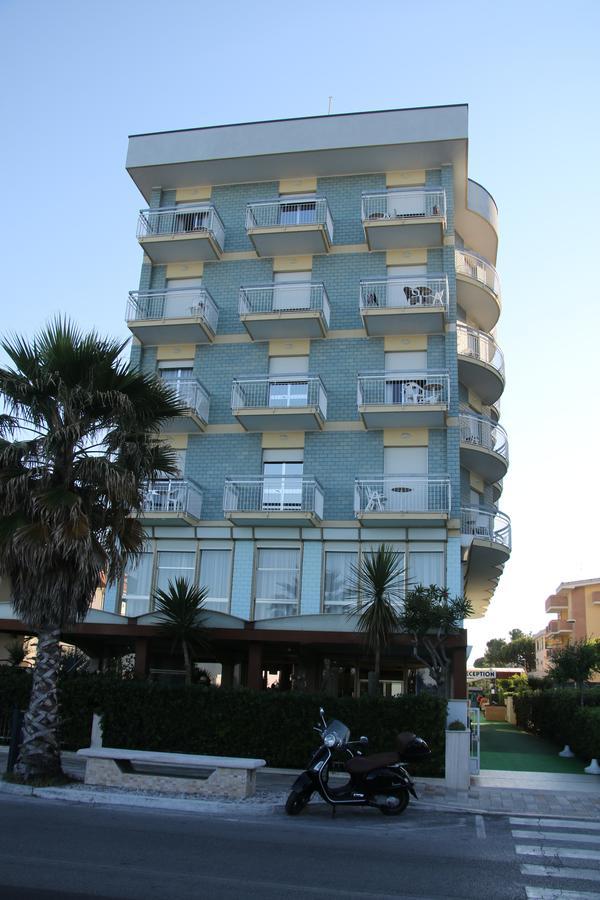אלבה אדריאטיקה Hotel Boston מראה חיצוני תמונה