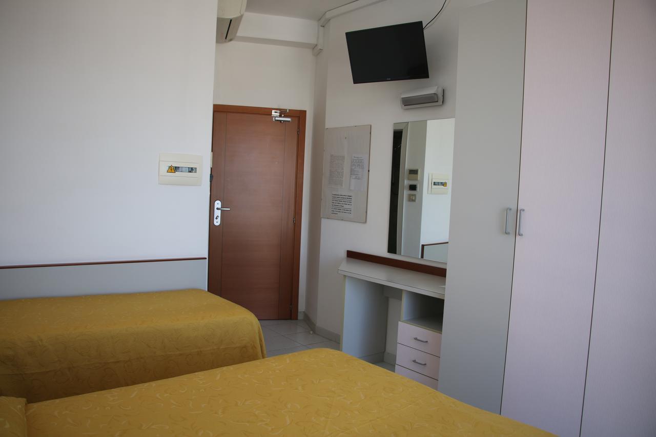 אלבה אדריאטיקה Hotel Boston מראה חיצוני תמונה
