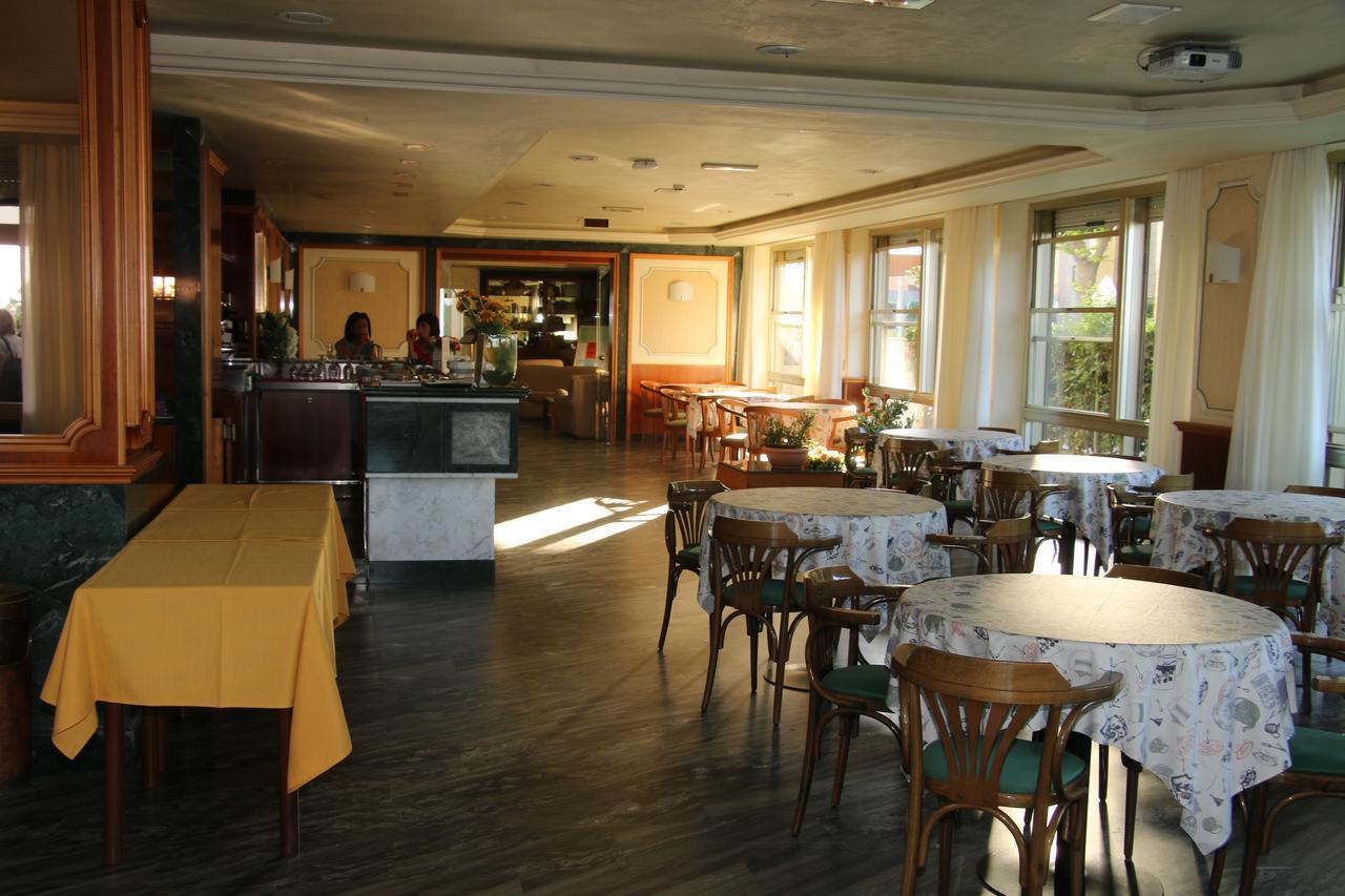 אלבה אדריאטיקה Hotel Boston מראה חיצוני תמונה