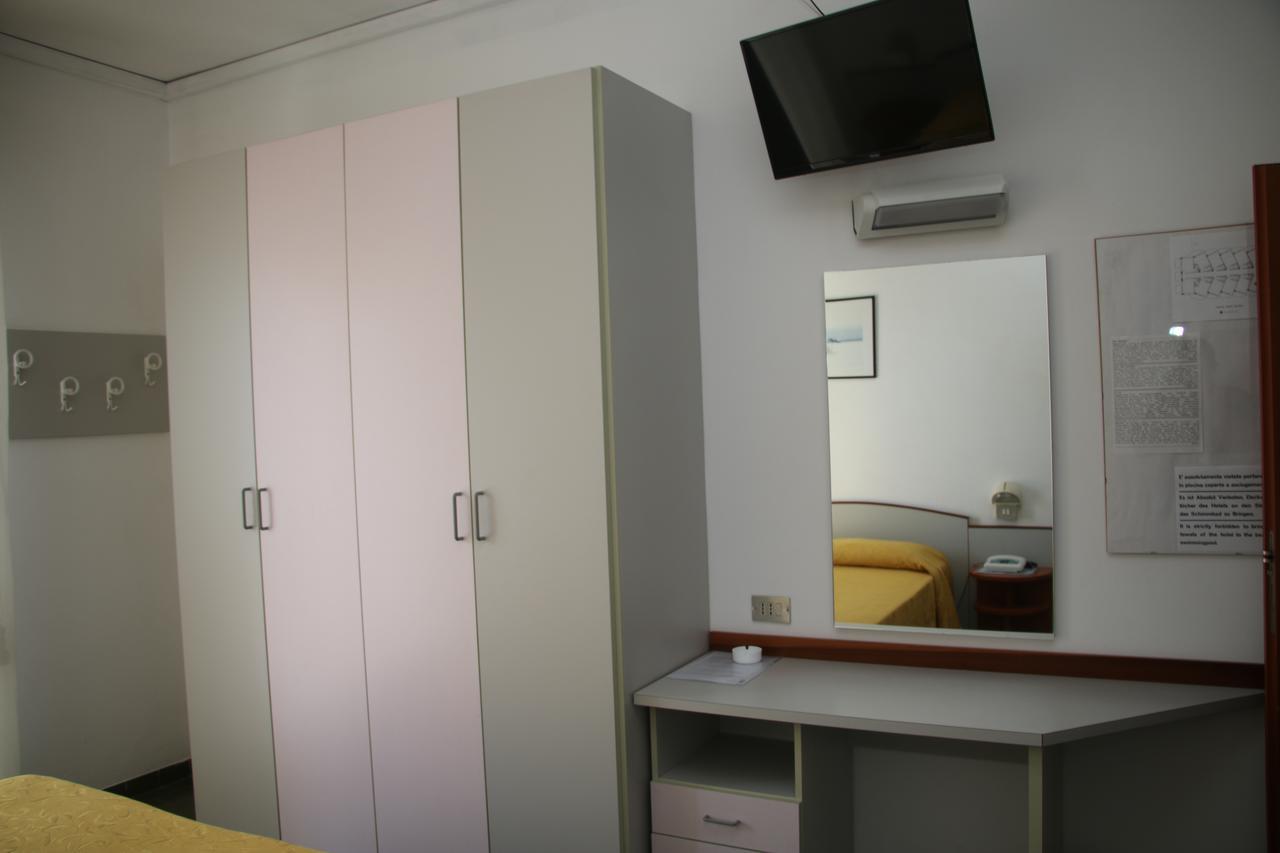 אלבה אדריאטיקה Hotel Boston מראה חיצוני תמונה