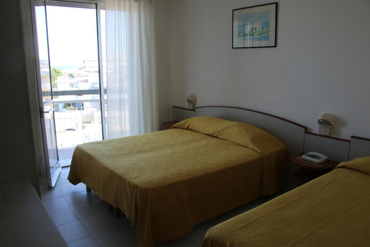 אלבה אדריאטיקה Hotel Boston מראה חיצוני תמונה