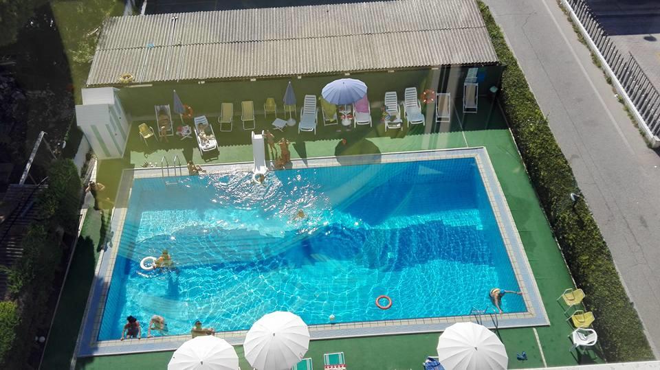 אלבה אדריאטיקה Hotel Boston מראה חיצוני תמונה
