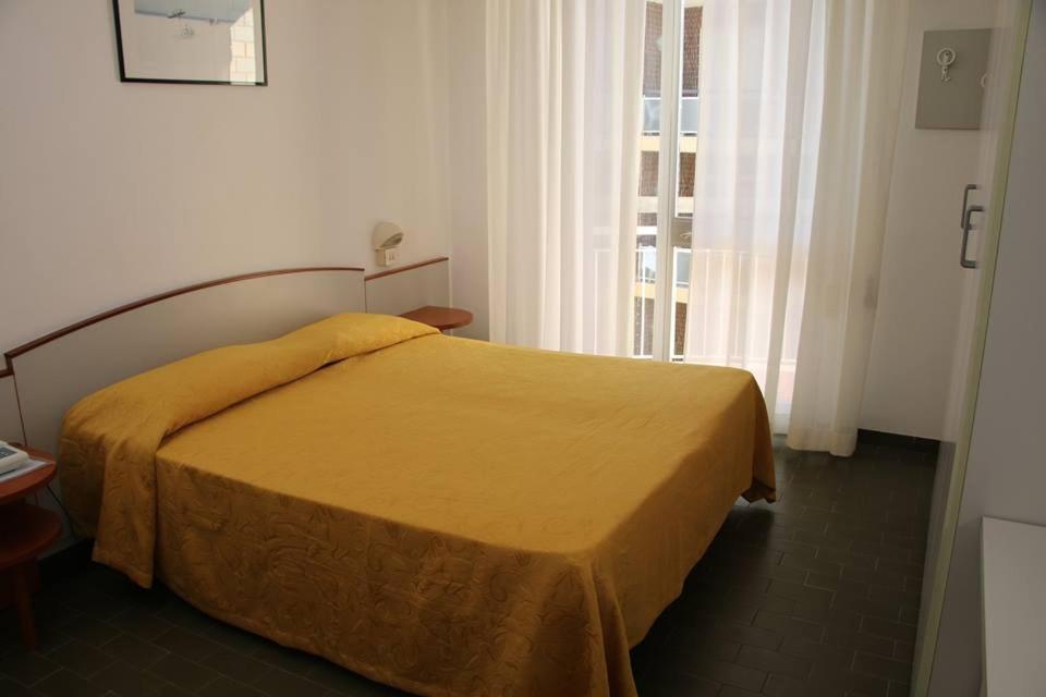 אלבה אדריאטיקה Hotel Boston מראה חיצוני תמונה